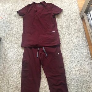 Figs Burgundy Scrub Set